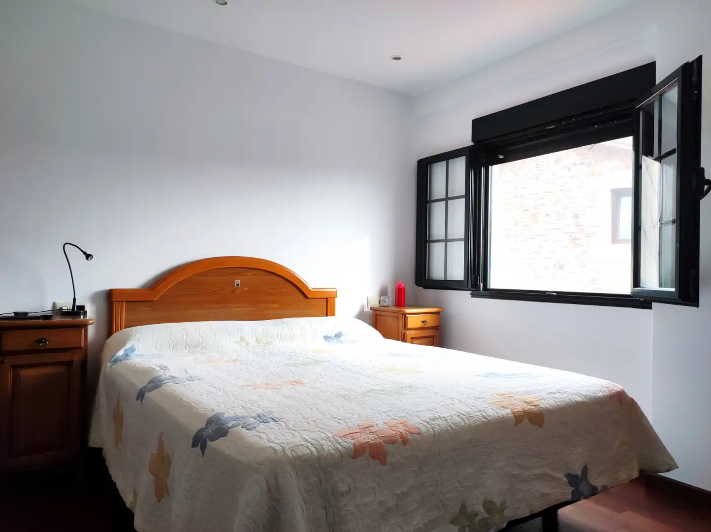Dormitori de Casa o xalet en venda en Arteixo amb Calefacció, Jardí privat i Parquet