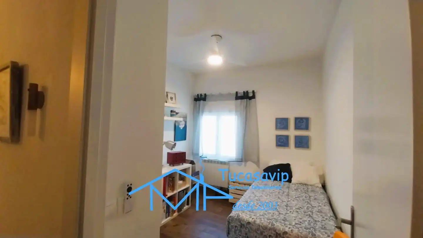 Habitación de Planta baja en venta en La Adrada 