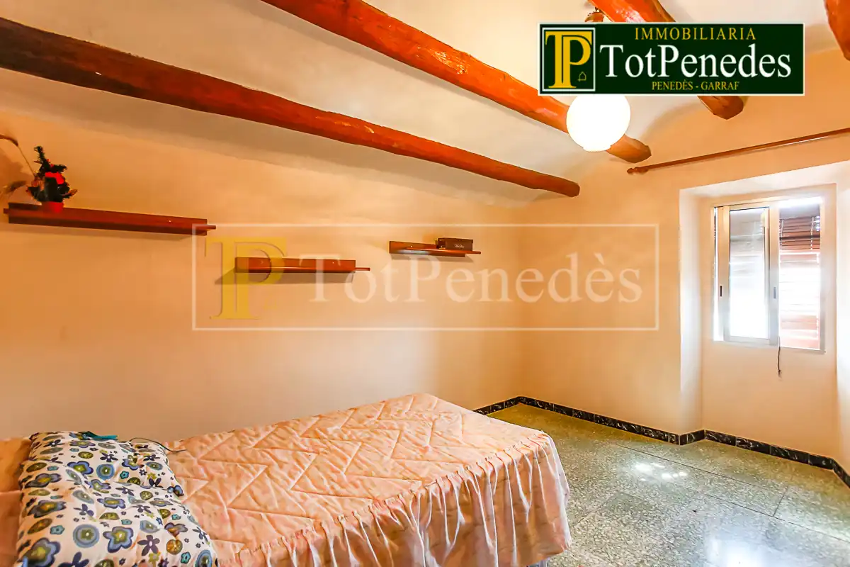 Habitación de Finca rústica en venta en Sant Martí Sarroca con Jardín privado, Trastero y Lavadora