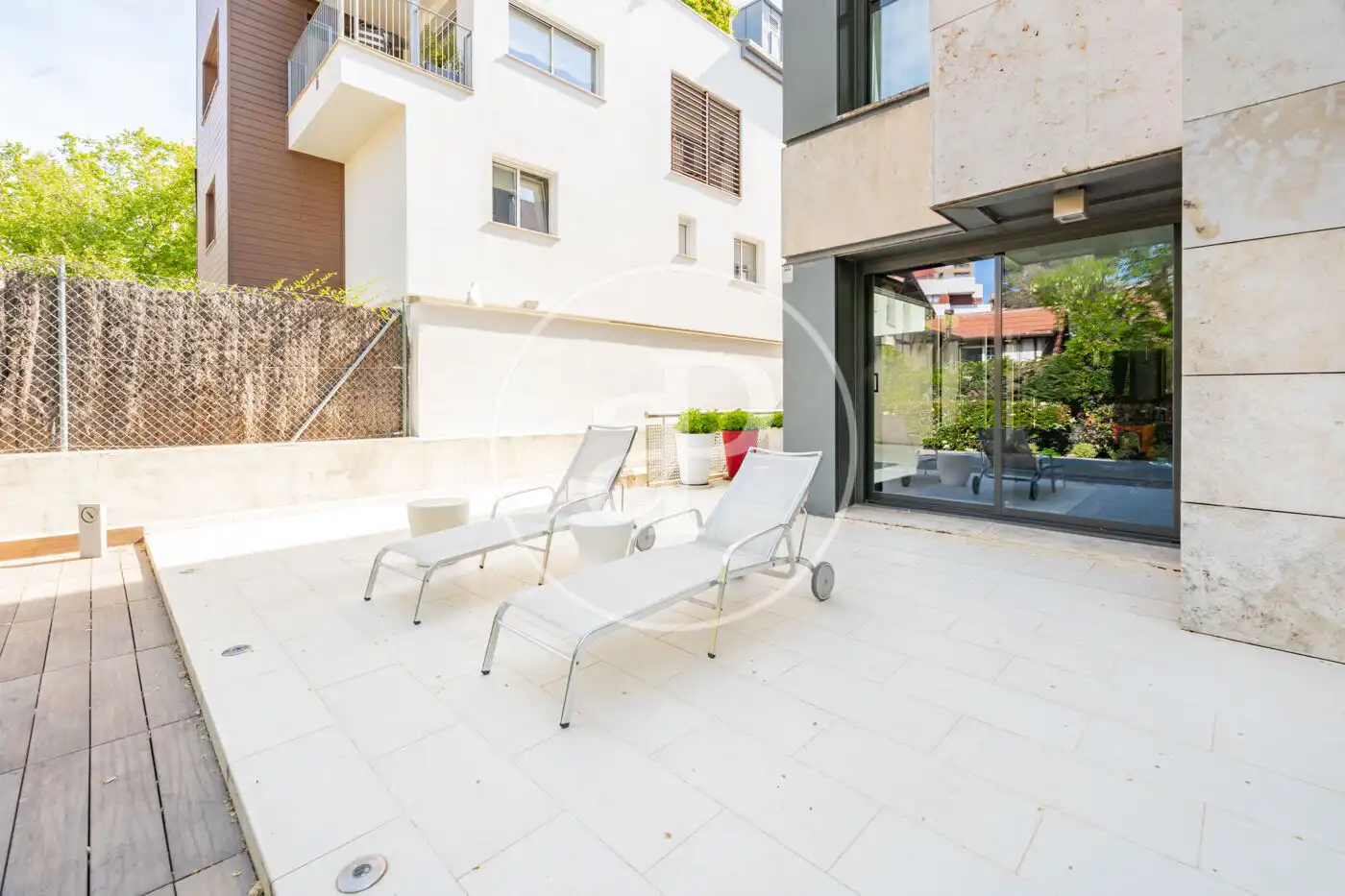 Terraza de Casa adosada en venta en Madrid con Aire acondicionado, Calefacción y Jardín privado