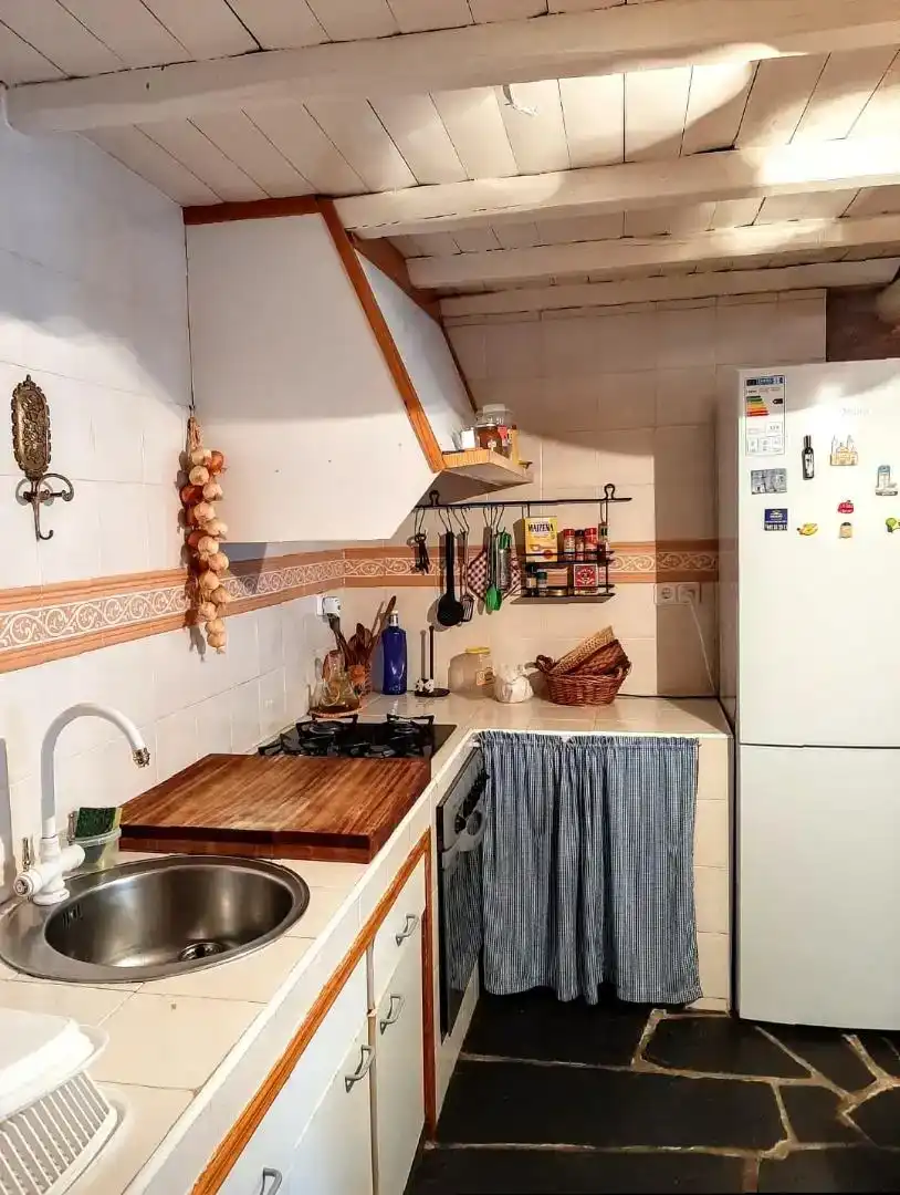 Cocina de Planta baja en venta en Valverde del Fresno con Aire acondicionado, Trastero y Amueblado