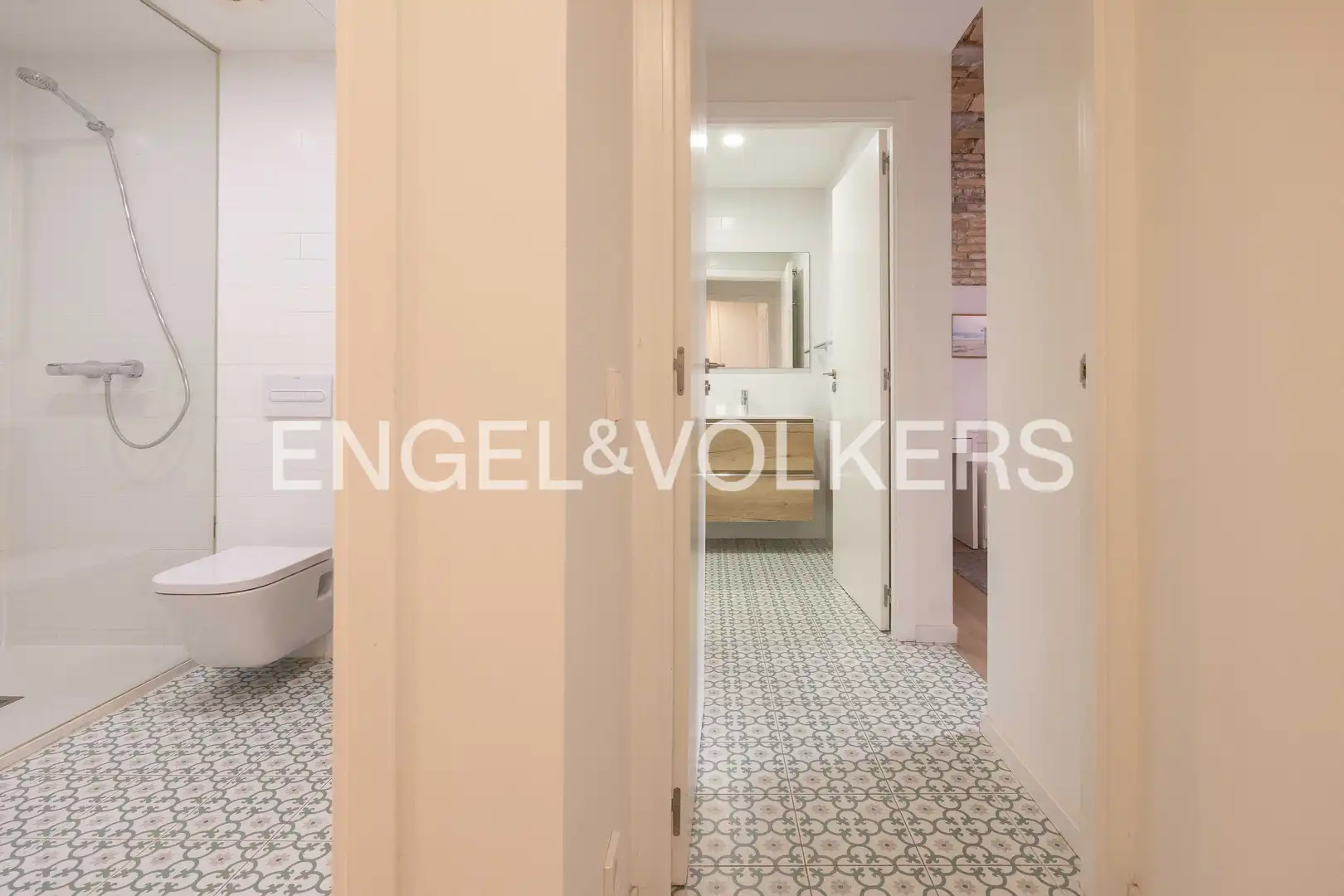 Flat for sale in Barcelona  with Air Conditioner, Heating and Private garden
