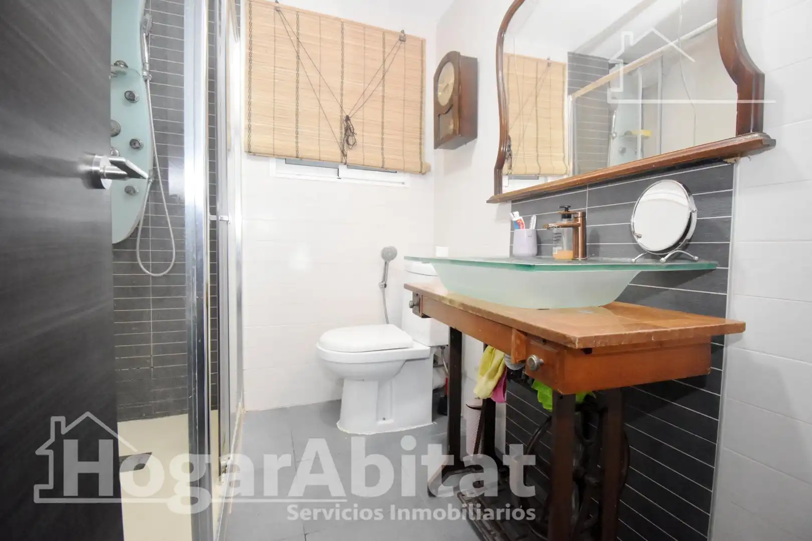 Bathroom of Flat for sale in Castellón de la Plana / Castelló de la Plana  with Heating, Terrace and Furnished