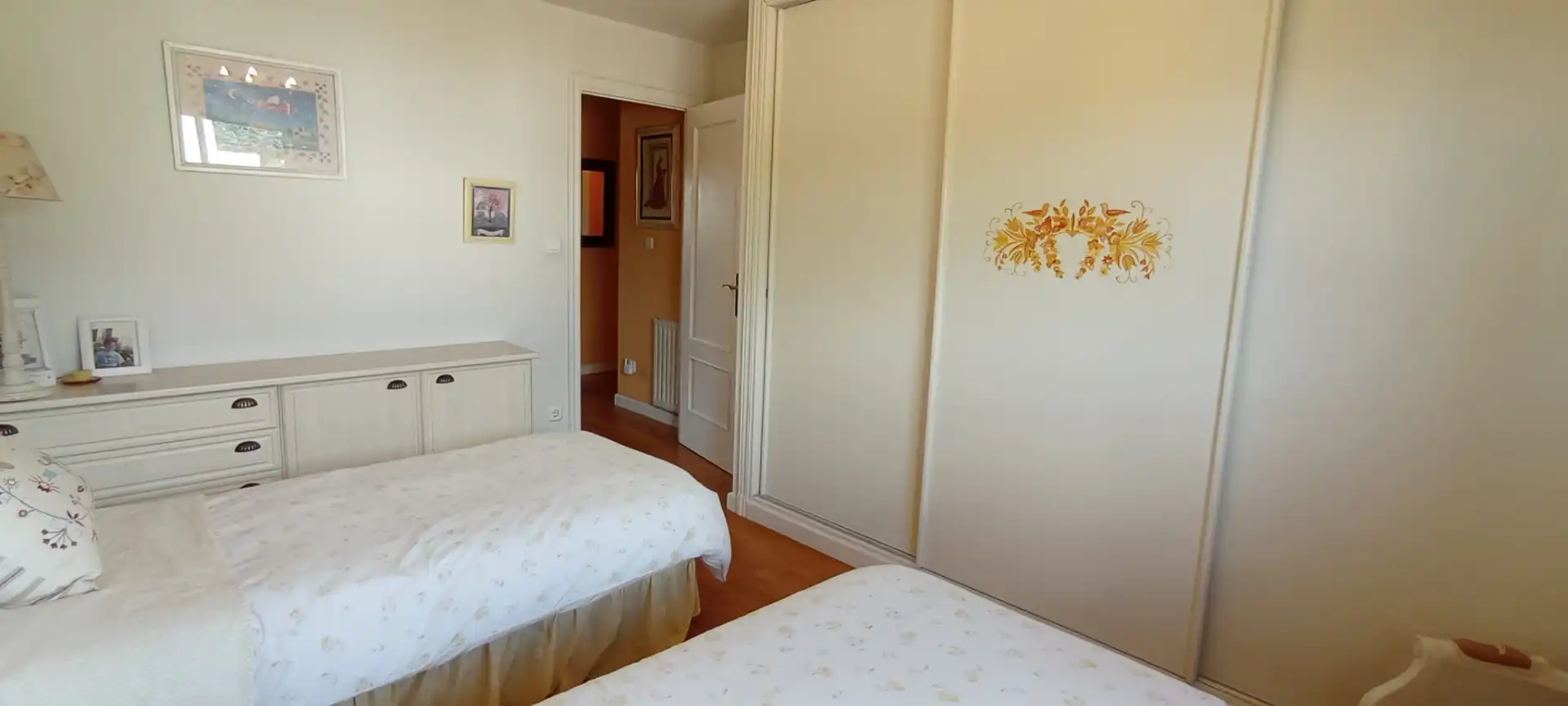 Dormitori de Casa adosada en venda en Simancas amb Calefacció, Jardí privat i Parquet