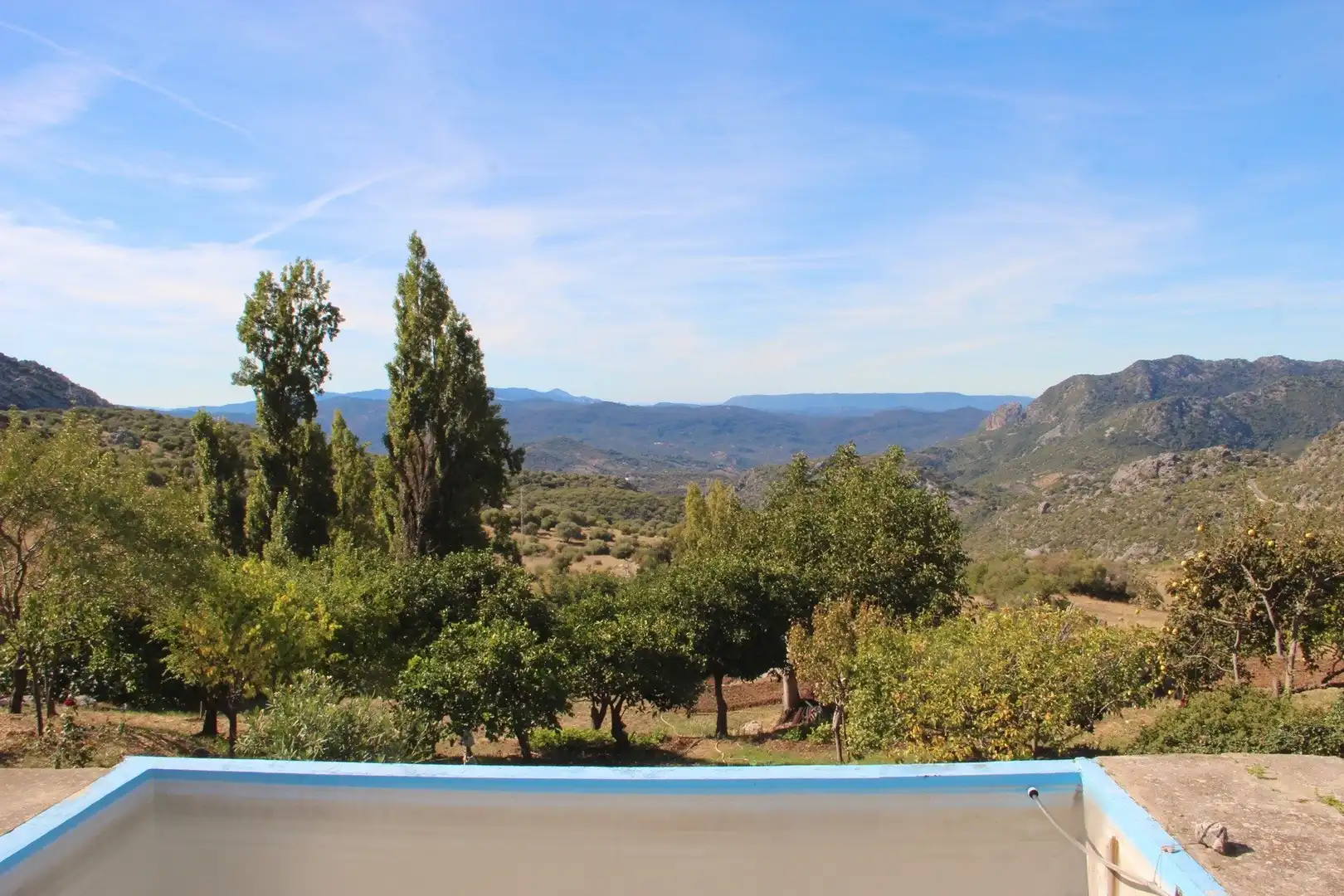 Vista exterior de Casa o xalet en venda en Benaocaz amb Jardí privat, Terrassa i Traster