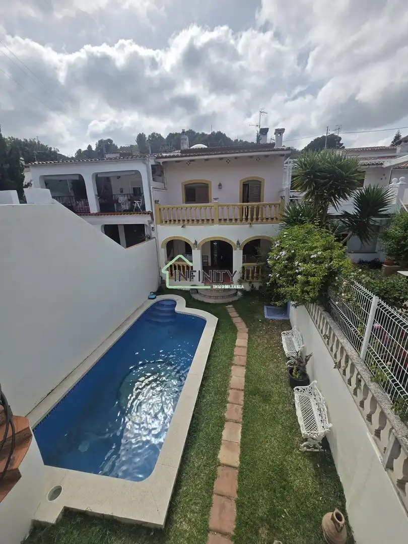 Piscina de Casa o xalet en venda en Oliva amb Aire condicionat, Calefacció i Piscina