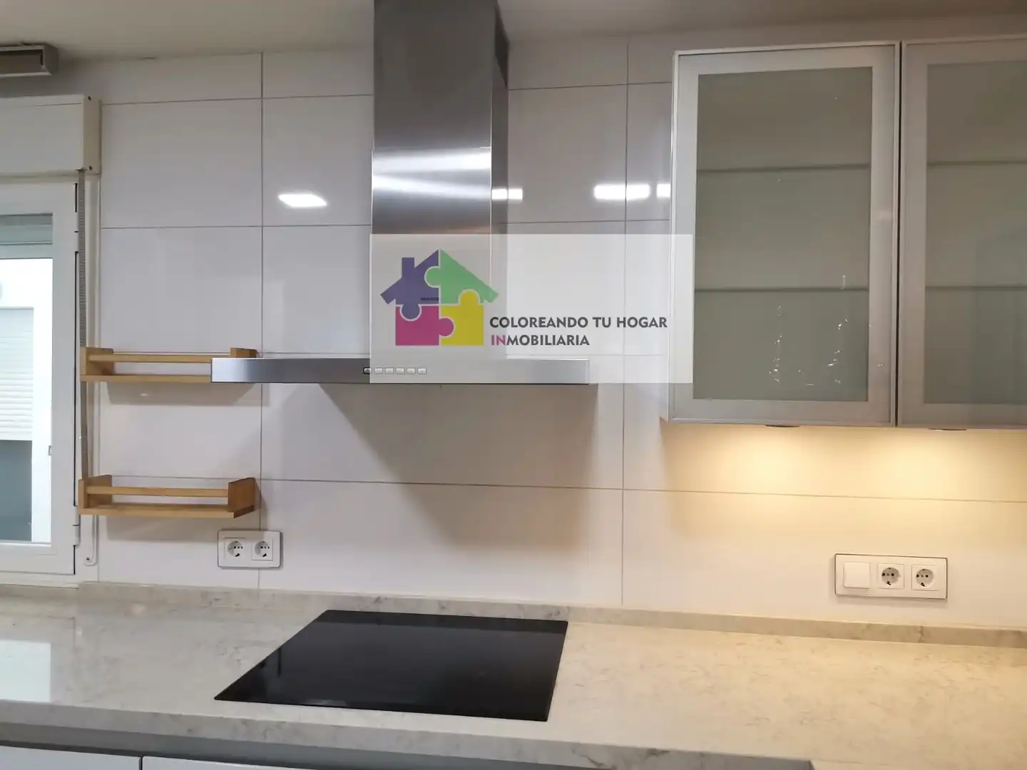 Cuina de Pis de lloguer en León Capital  amb Calefacció, Parquet i Terrassa