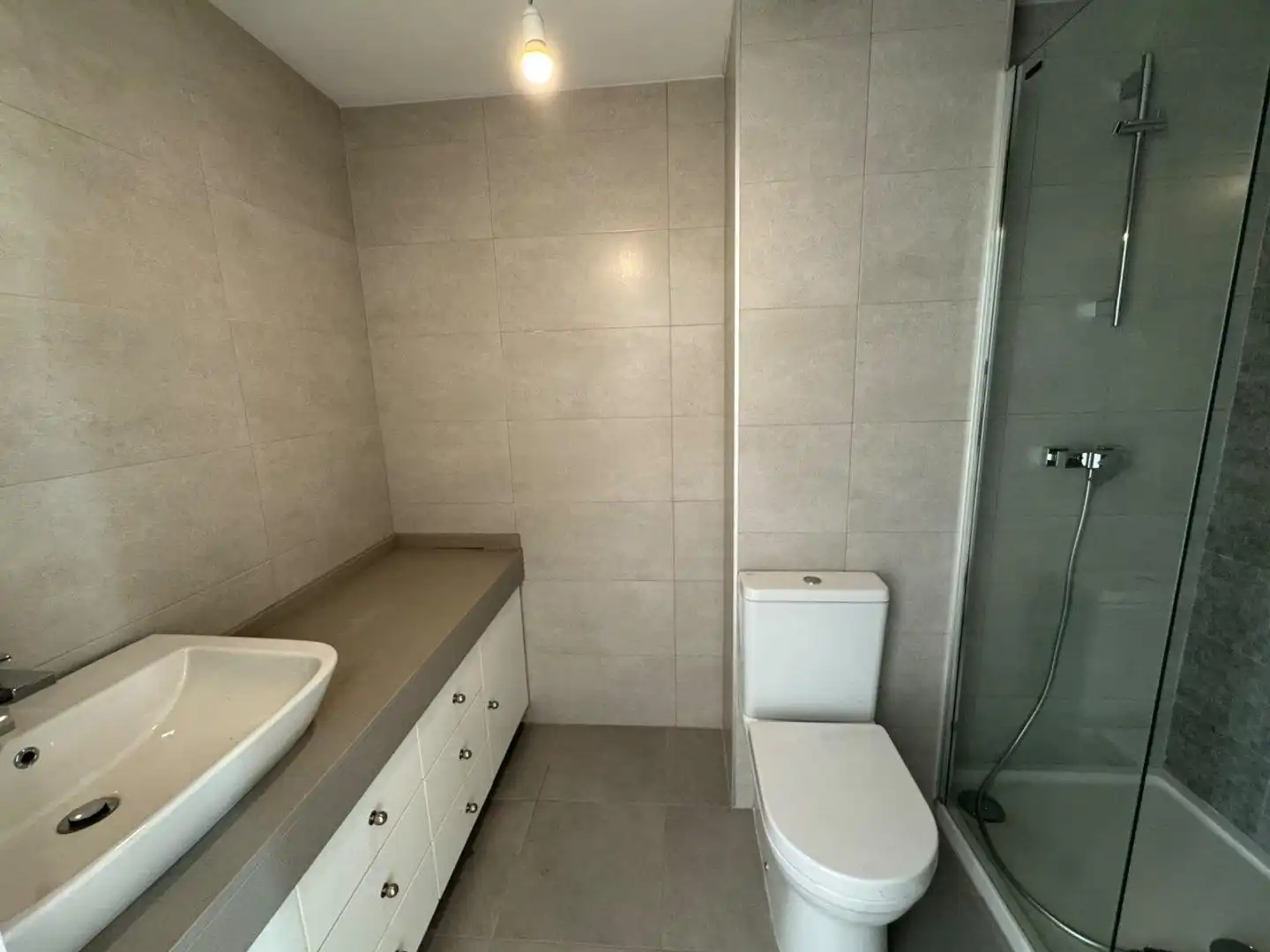 Bany de Àtic en venda en Bormujos amb Aire condicionat, Parquet i Terrassa