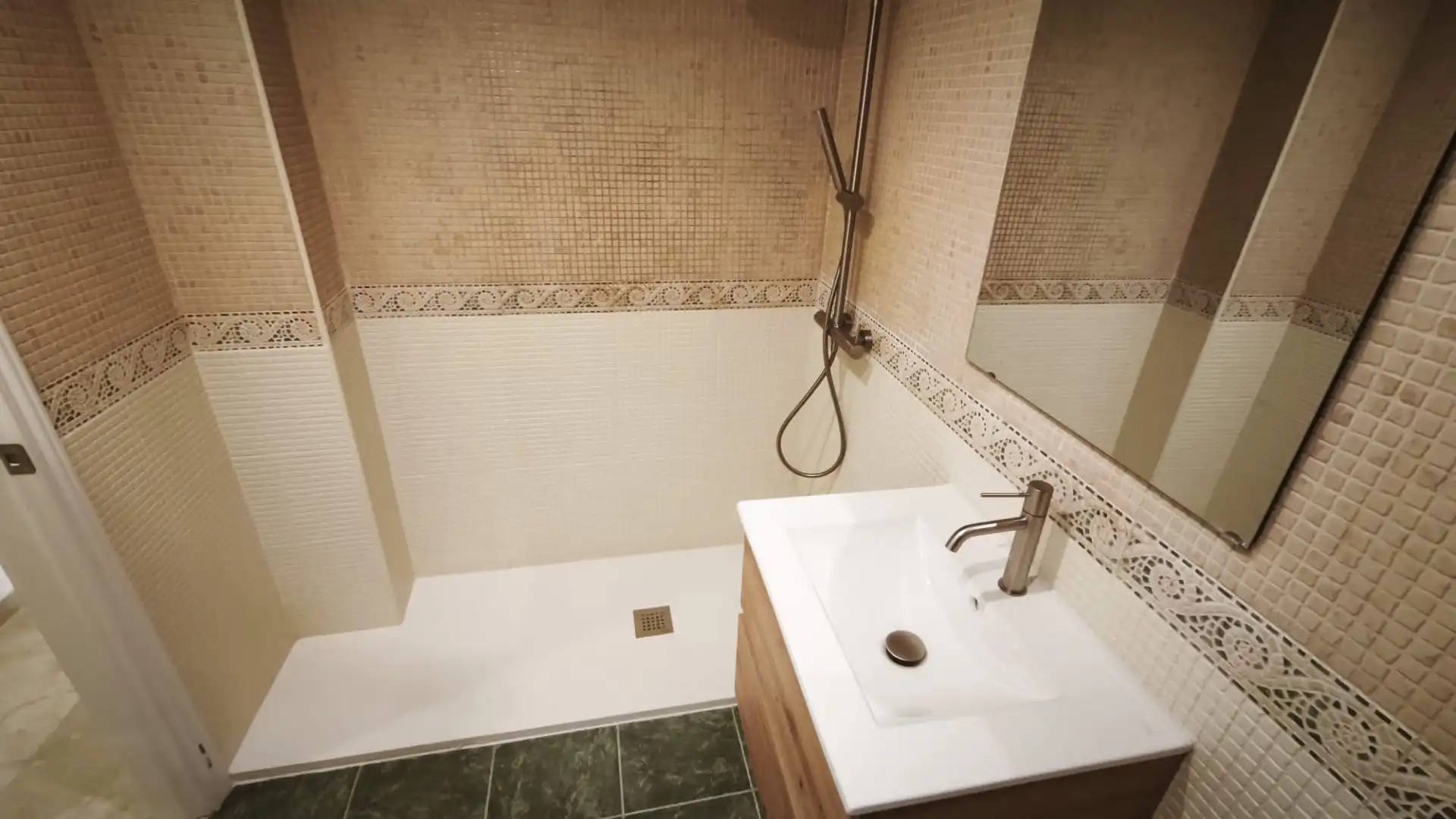 Bathroom of Flat for sale in Málaga