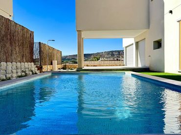 Casa amb balcó en venda a Algorfa