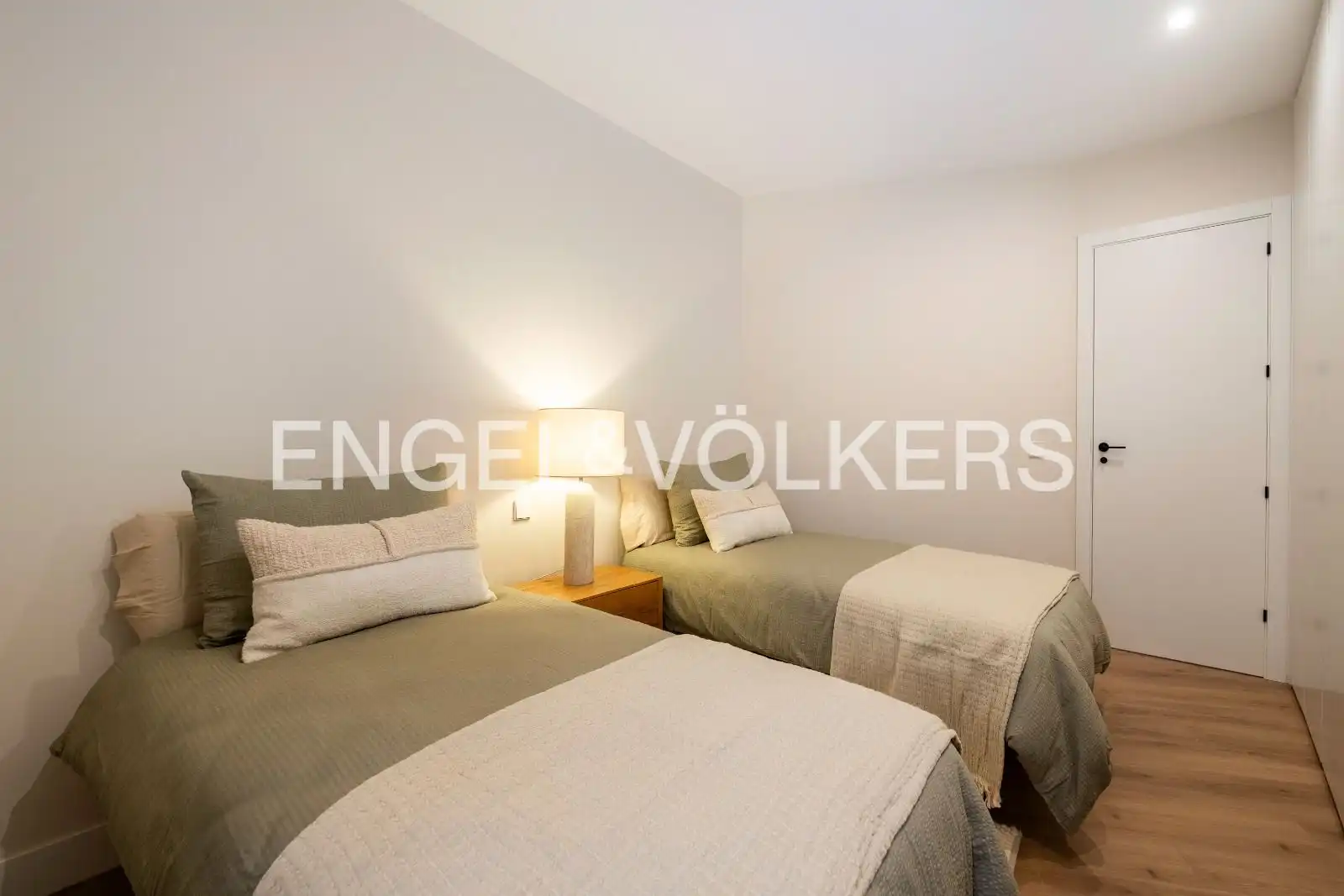 Schlafzimmer von Wohnung zur Miete in Madrid mit Klimaanlage, Heizung und Terrasse