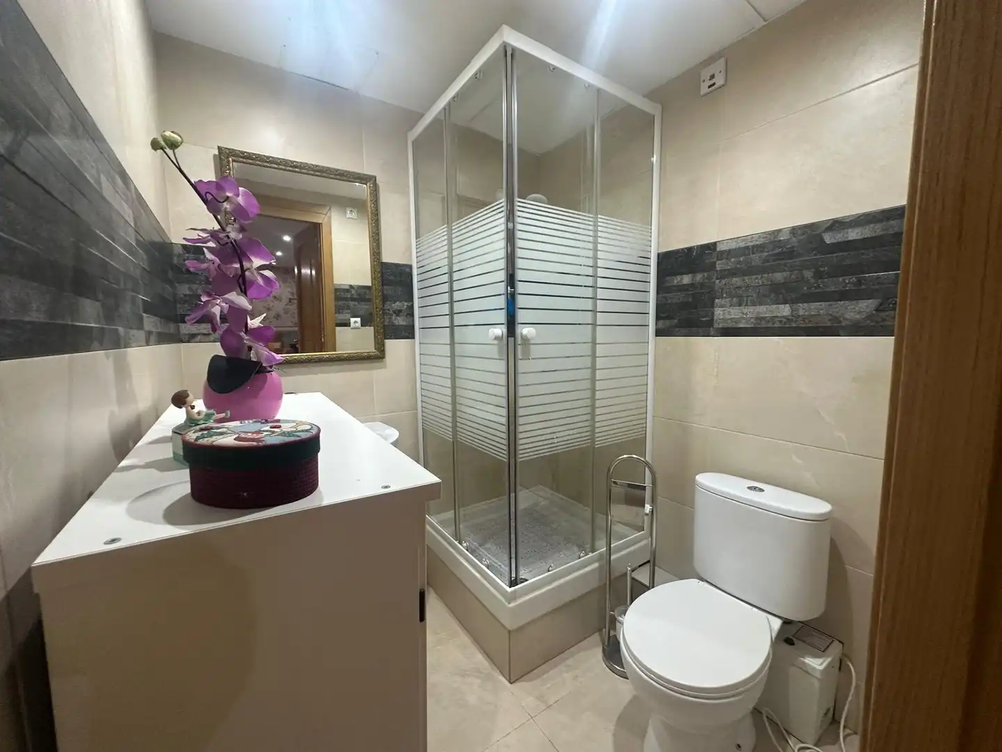 Badezimmer von Haus oder Chalet zum Verkauf in Monforte del Cid mit Klimaanlage, Privatgarten und Terrasse