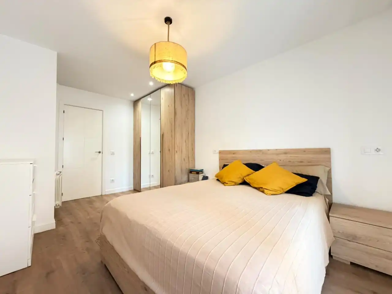 Bedroom of Flat for sale in Madrid  with Air Conditioner, Heating and Terrace