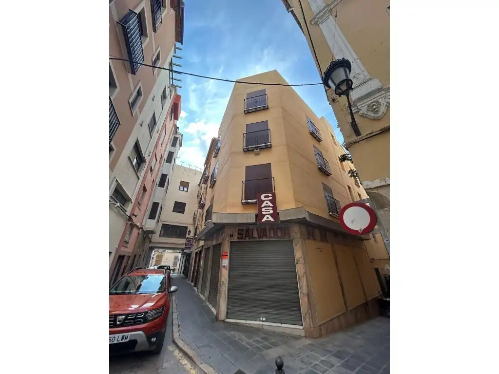 Vista exterior de Edifici en venda en Segorbe