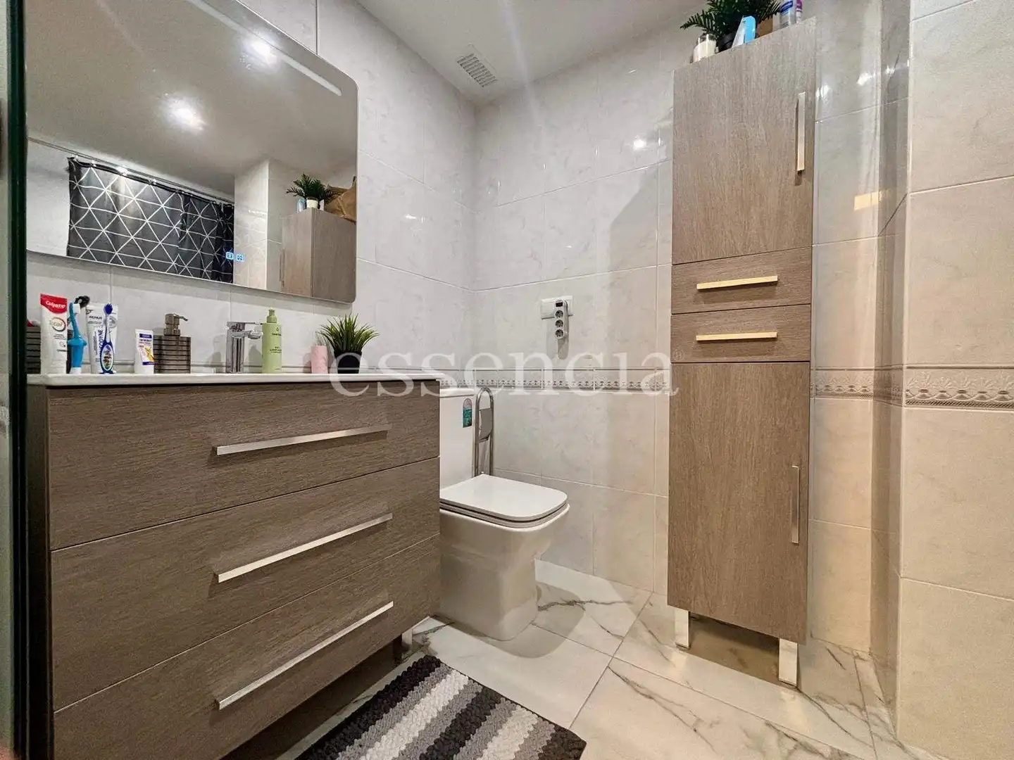 Bathroom of Flat for sale in Gandia  with Air Conditioner and Balcony