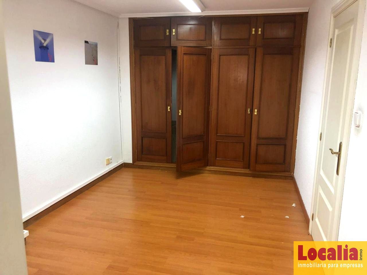Bedroom of Office for sale in Torrelavega 