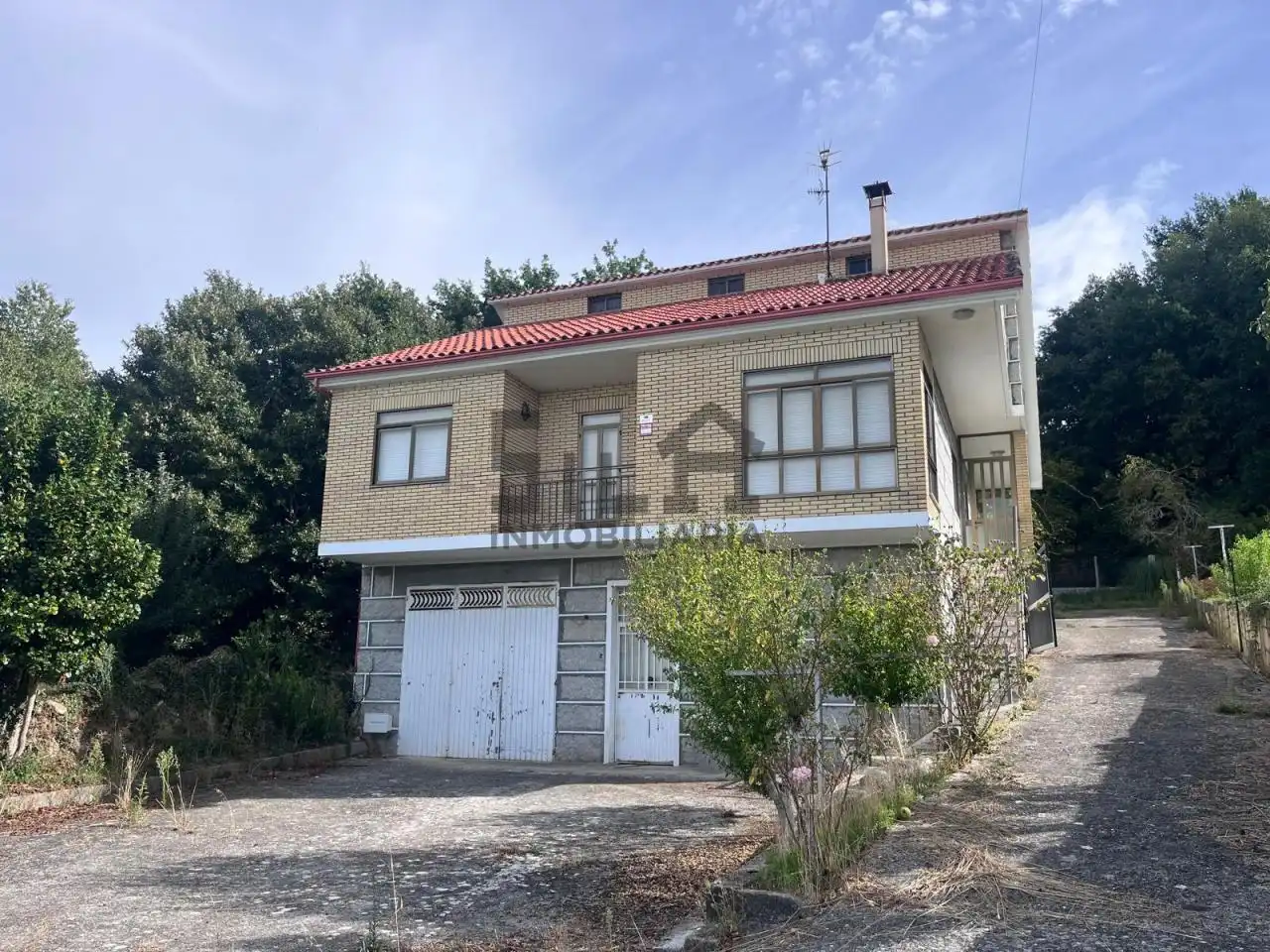Casa amb jardí en venda a Vilar de Barrio
