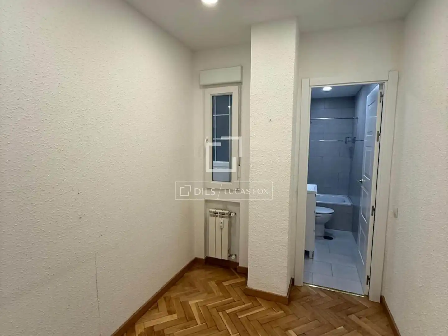 Bedroom of Flat for rent in Madrid  with Air Conditioner, Heating and Private garden