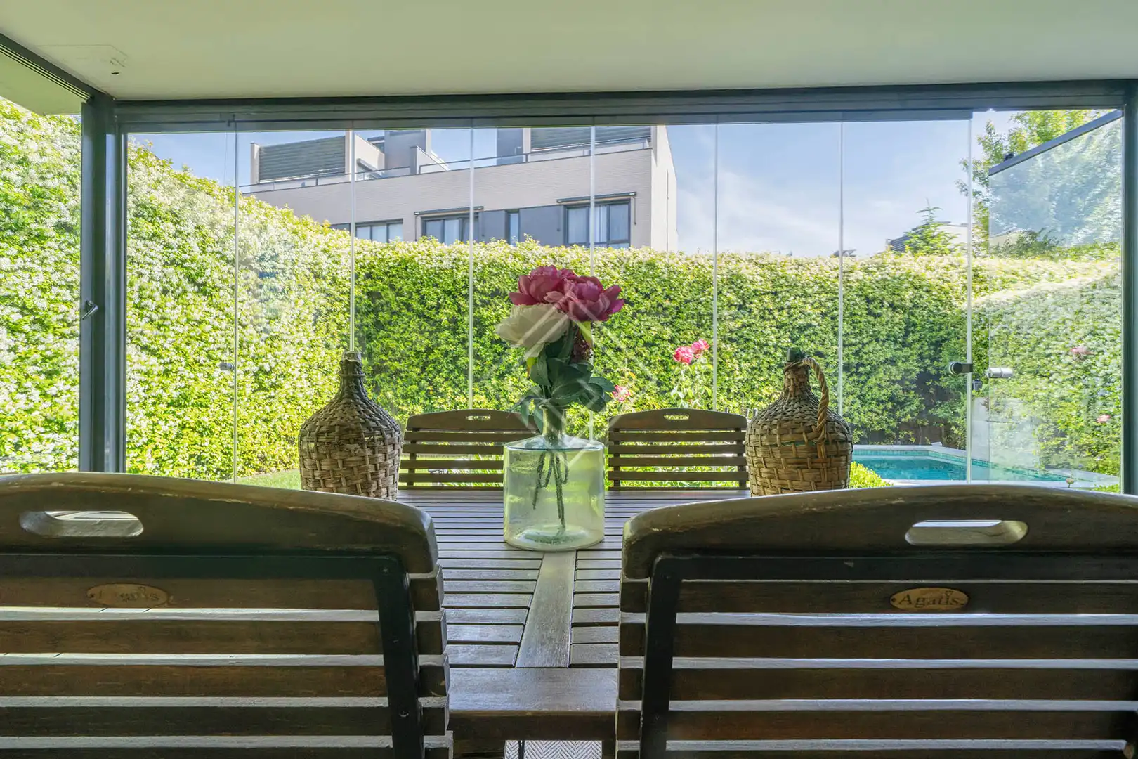 Terrasse von Einfamilien-Reihenhaus zum Verkauf in Madrid mit Klimaanlage, Heizung und Privatgarten