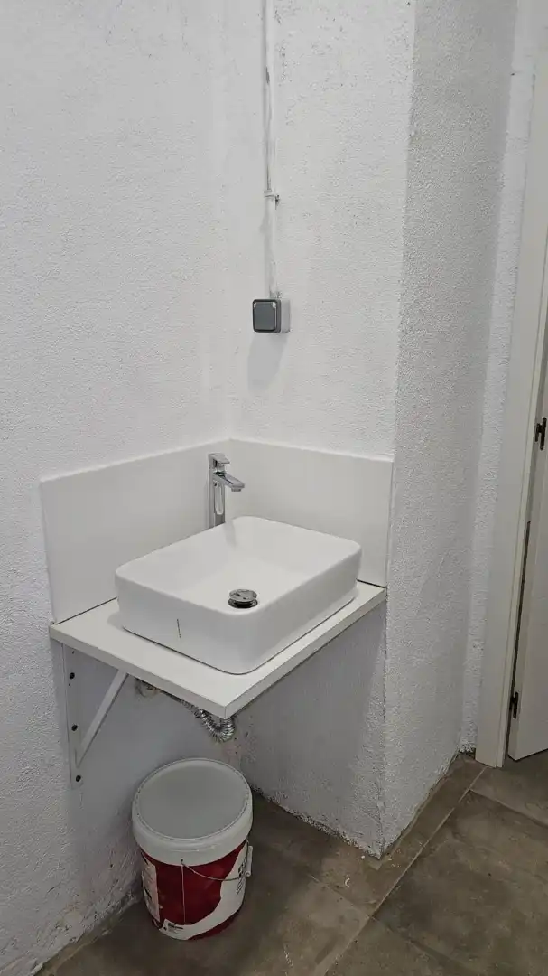 Baño de Local de alquiler en Vilanova del Vallès con Aire acondicionado y Calefacción