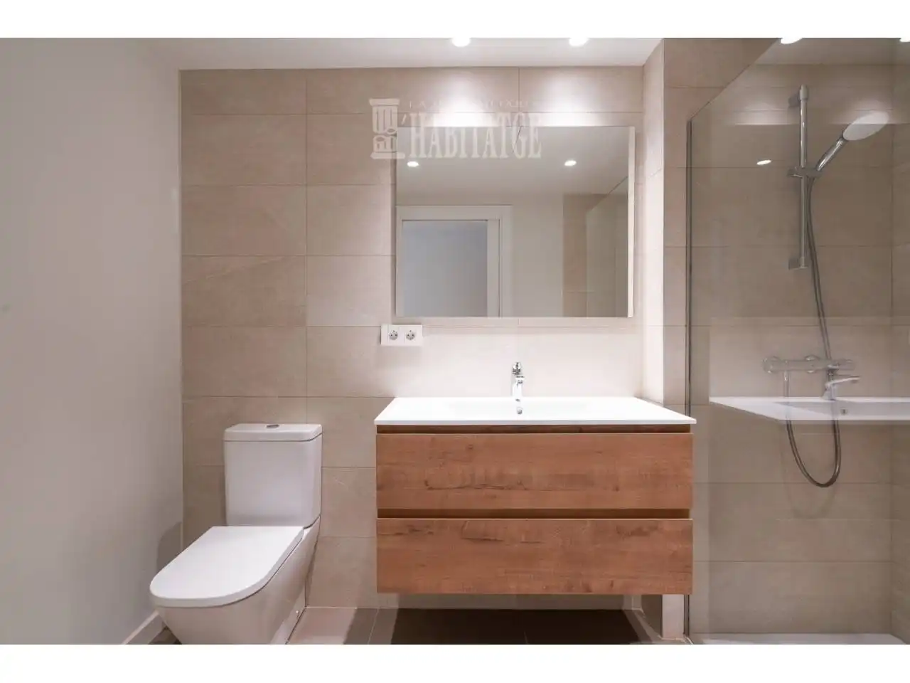 Baño de Piso en venta en Vic con Calefacción