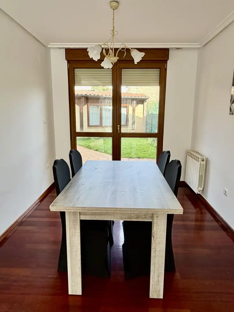 Comedor de Casa adosada en venta en Penagos con Calefacción, Jardín privado y Terraza