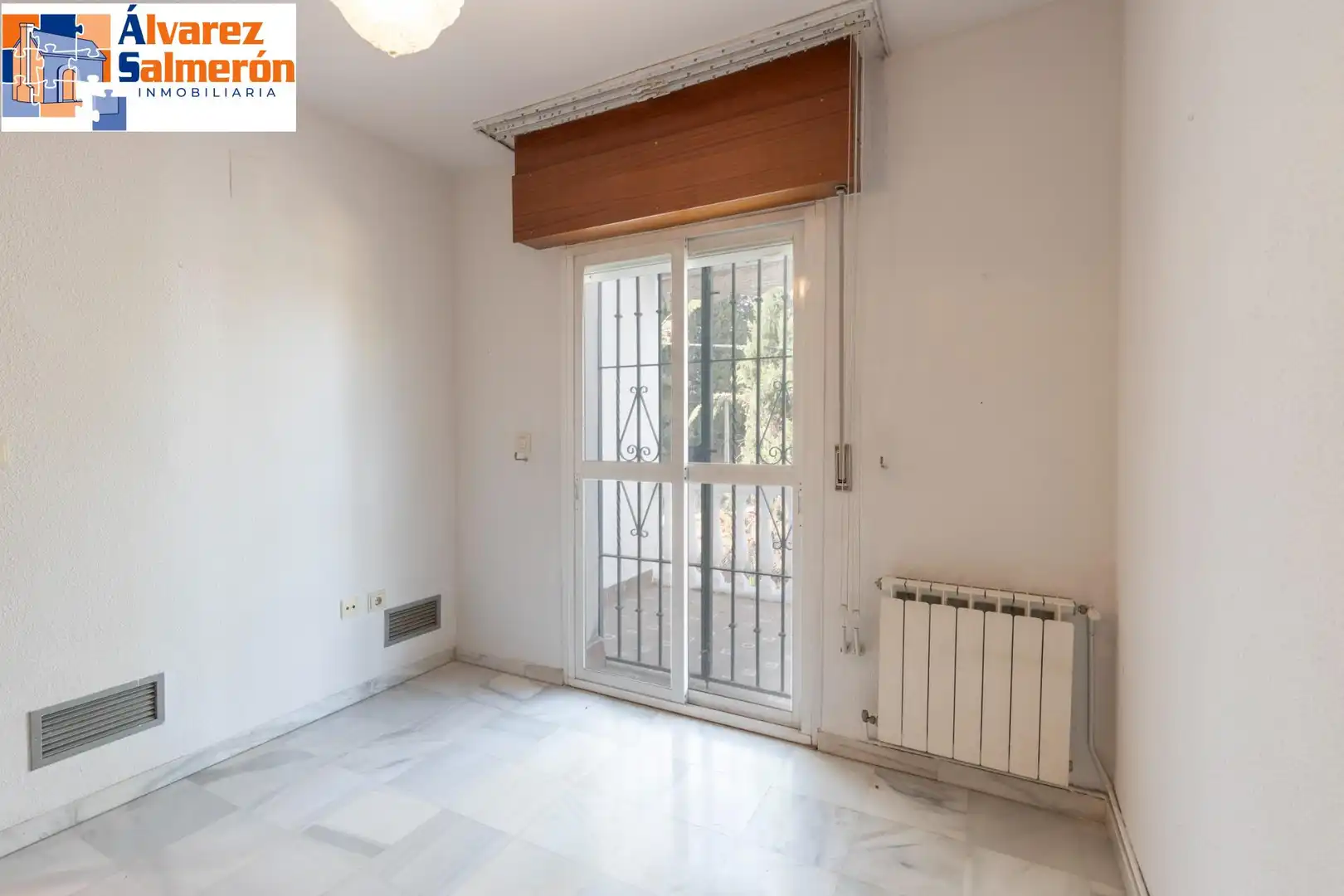 Bedroom of Detached homes for sale in Granada  with Heating, Terrace and Storage room