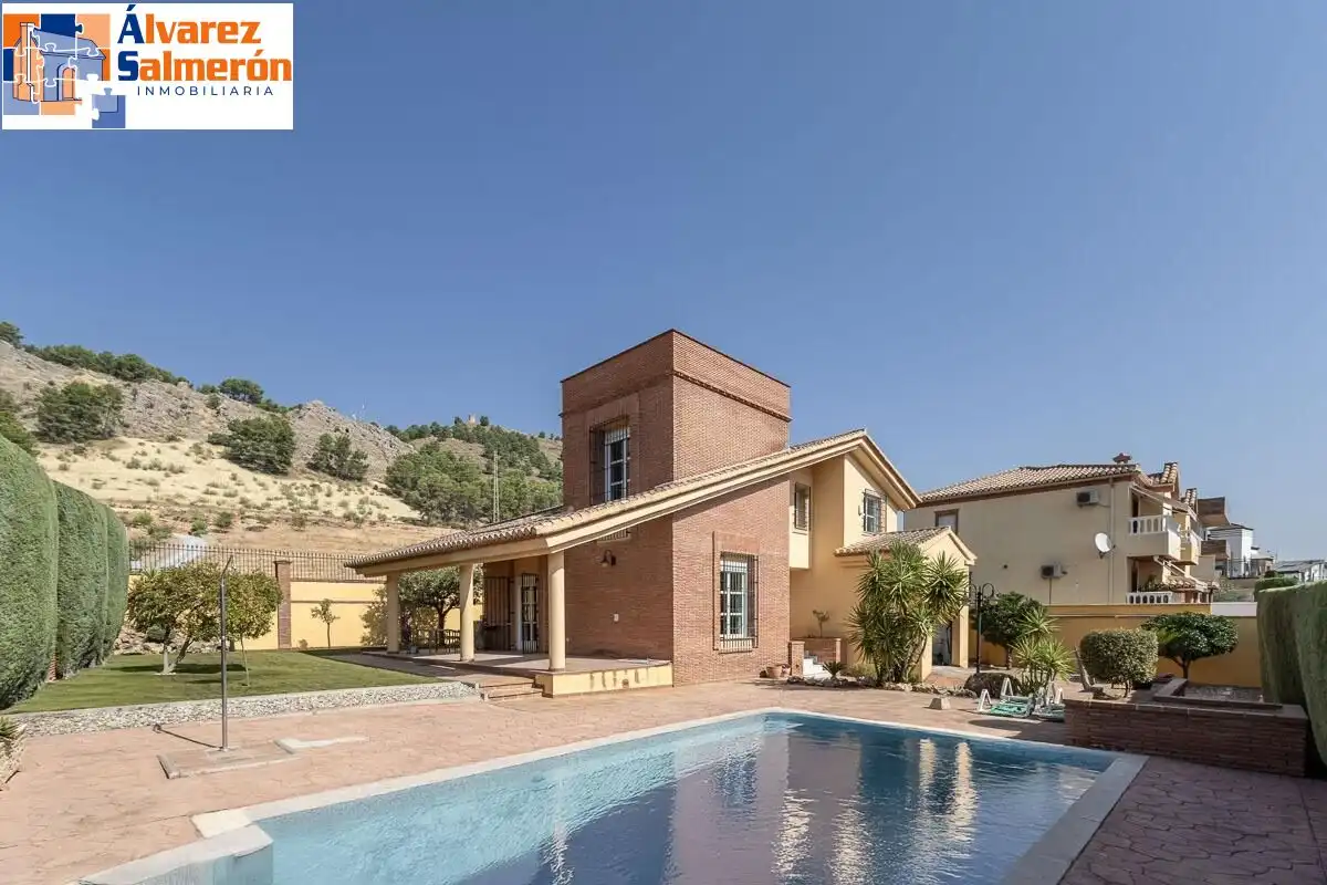 Vista exterior de Casa o xalet en venda en Albolote amb Calefacció, Jardí privat i Terrassa