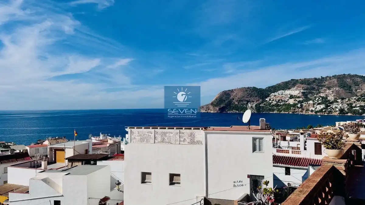 Vista exterior de Casa o chalet en venta en Almuñécar con Terraza, Trastero y Piscina
