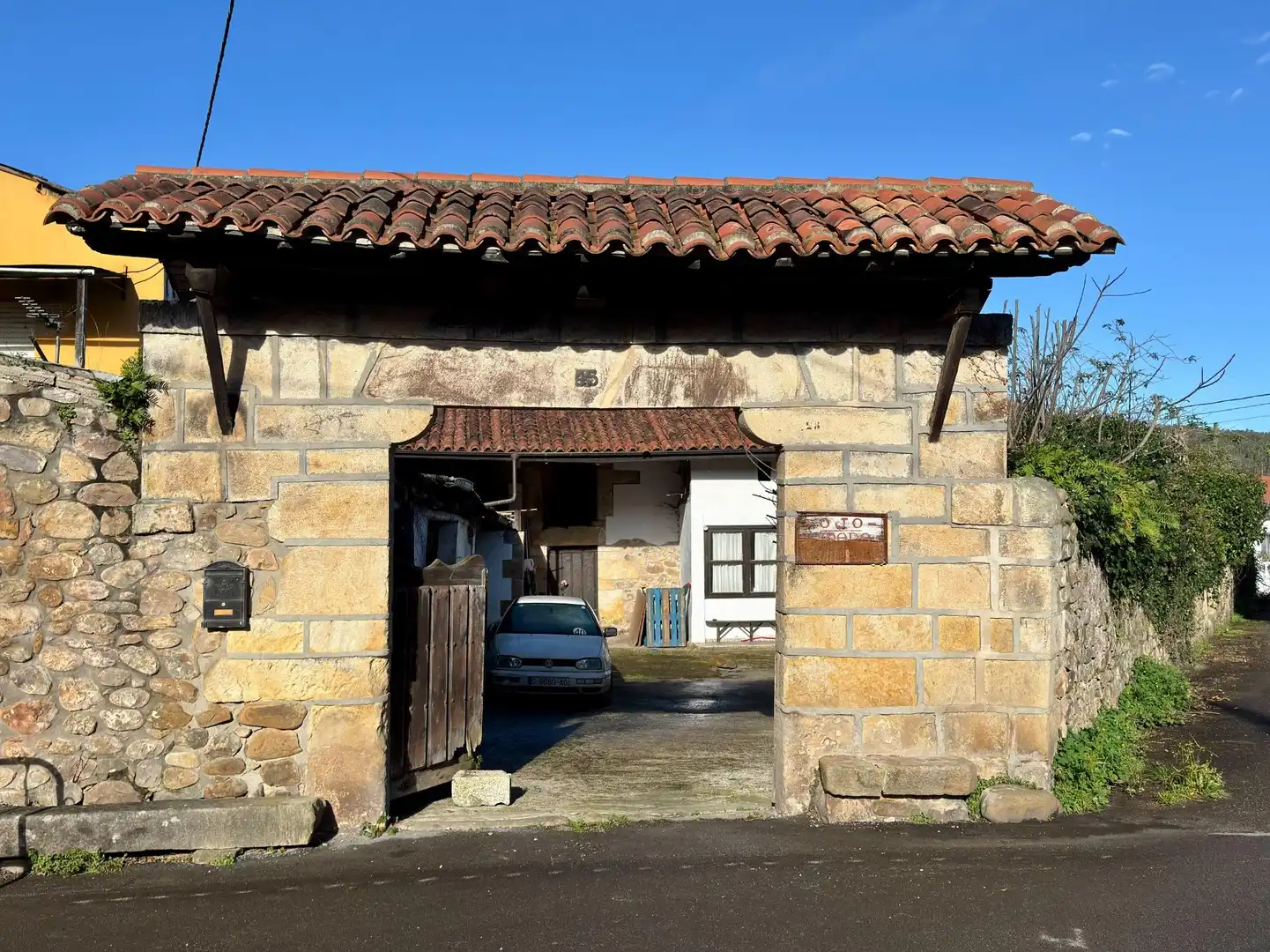 Vista exterior de Casa o chalet en venta en Cabezón de la Sal