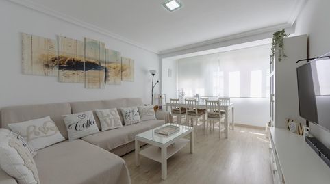 Foto 2 de Piso en venta en Julio Gómez Relampaguito, Los Ángeles - Cruz de Caravaca, Almería Capital
