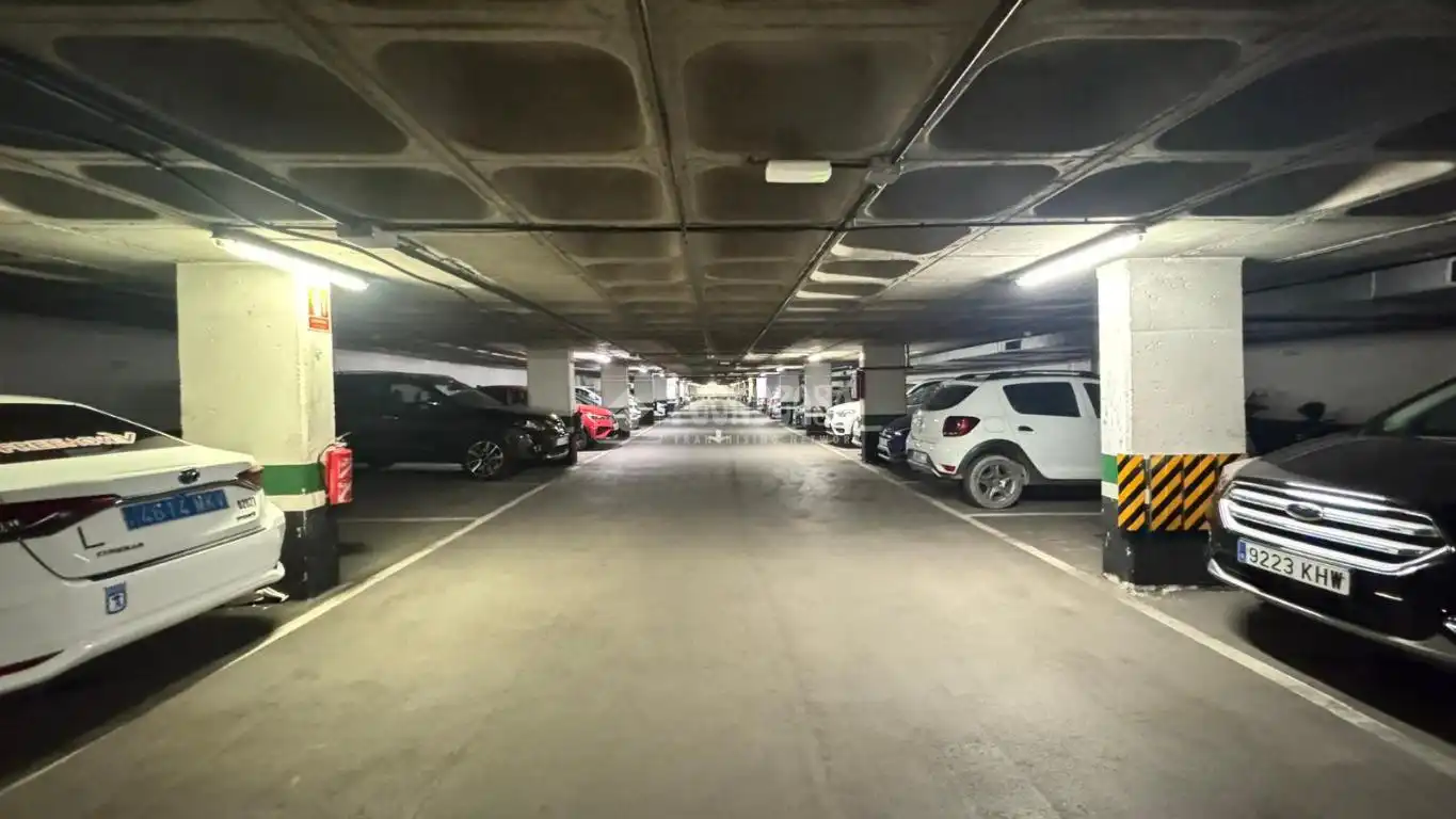 Parking of Flat for sale in Madrid  with Heating, Parquet flooring and Terrace