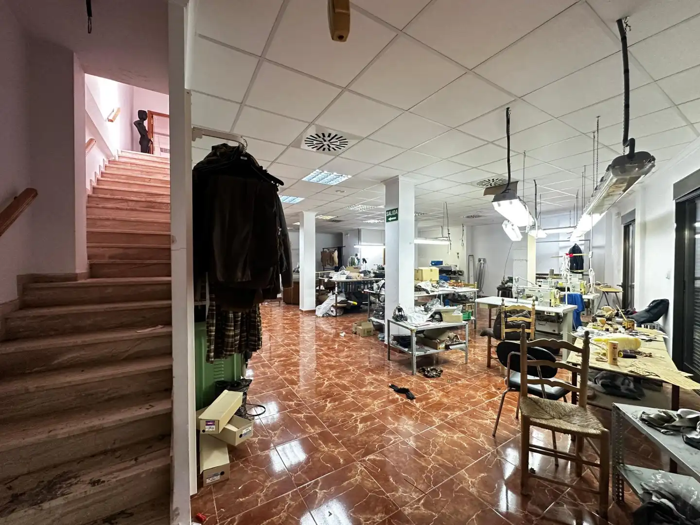 Buildings for sale in Llombai