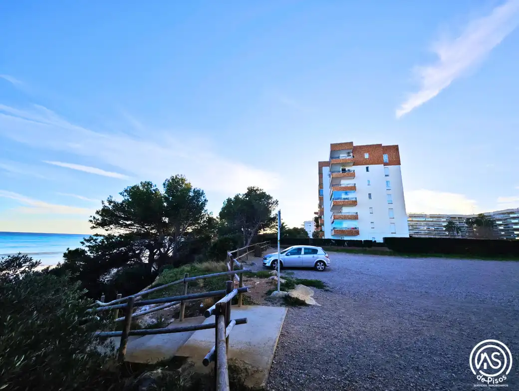 Vista exterior de Apartament de lloguer en Mont-roig del Camp amb Aire condicionat, Calefacció i Jardí privat