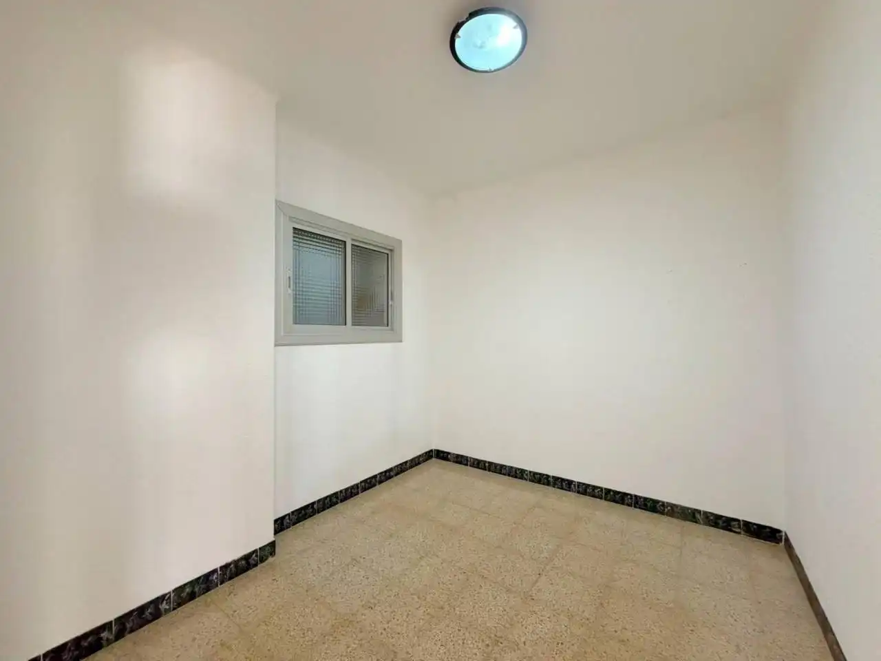 Habitación de Piso en venta en L'Hospitalet de Llobregat con Balcón