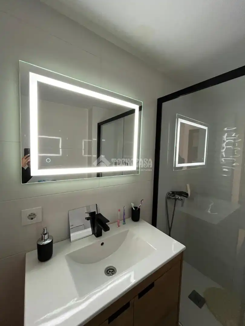 Baño de Piso en venta en Sevilla con Calefacción, Terraza y Amueblado