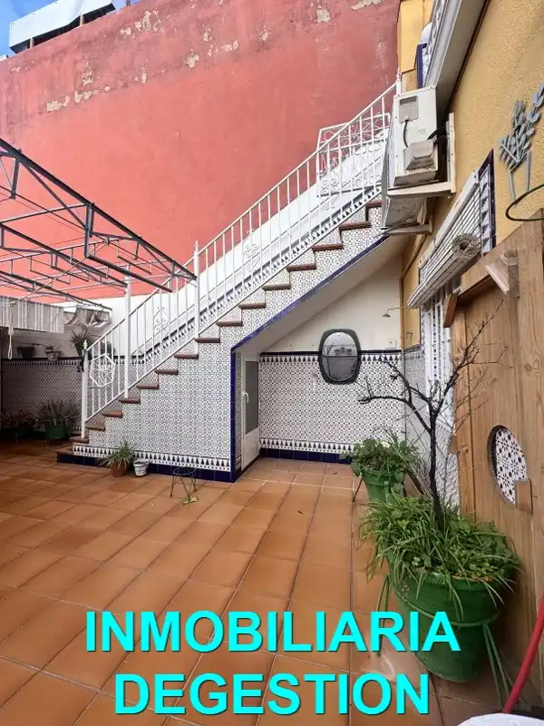 Casa o xalet en venda en Linares amb Aire condicionat, Jardí privat i Terrassa