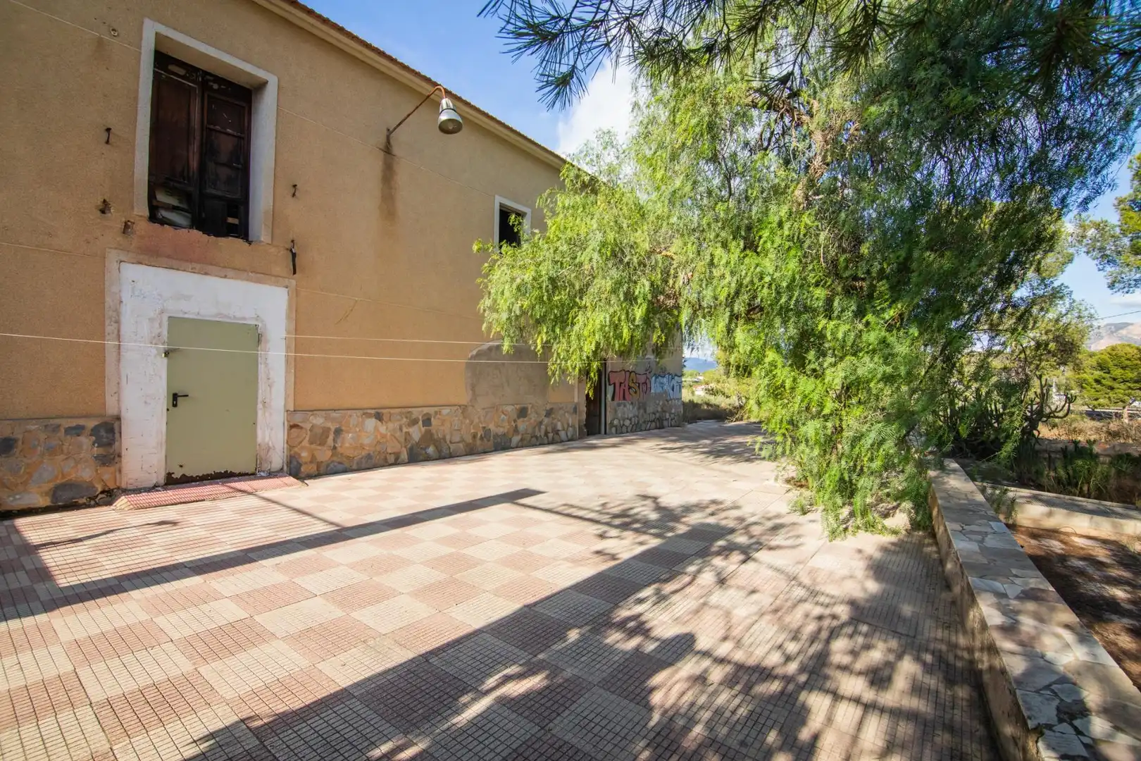 Außenansicht von Country house zum Verkauf in Monóvar  / Monòver mit Privatgarten und Schwimmbad
