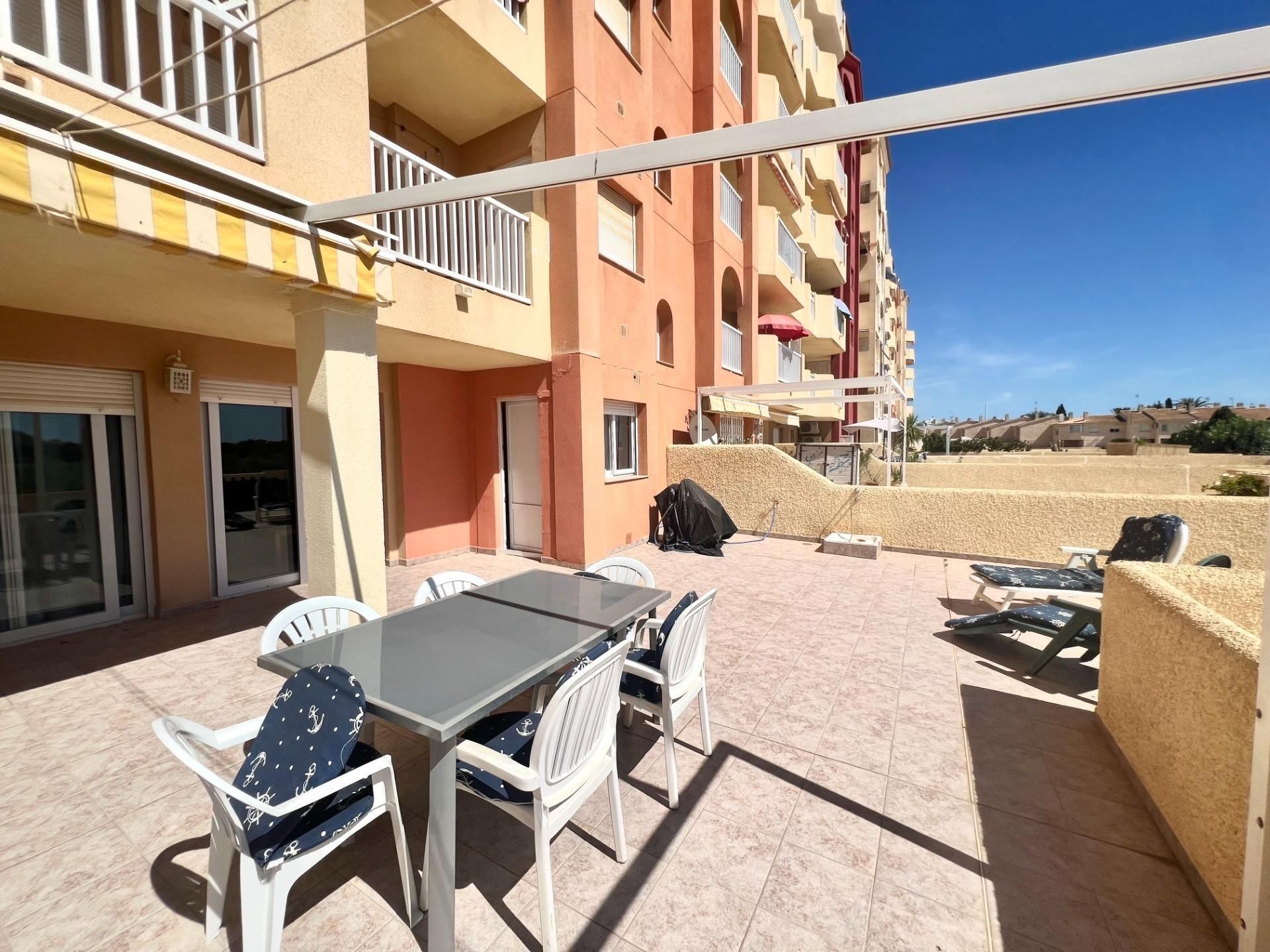 Terrassa de Apartament en venda en La Manga del Mar Menor amb Aire condicionat, Jardí privat i Terrassa