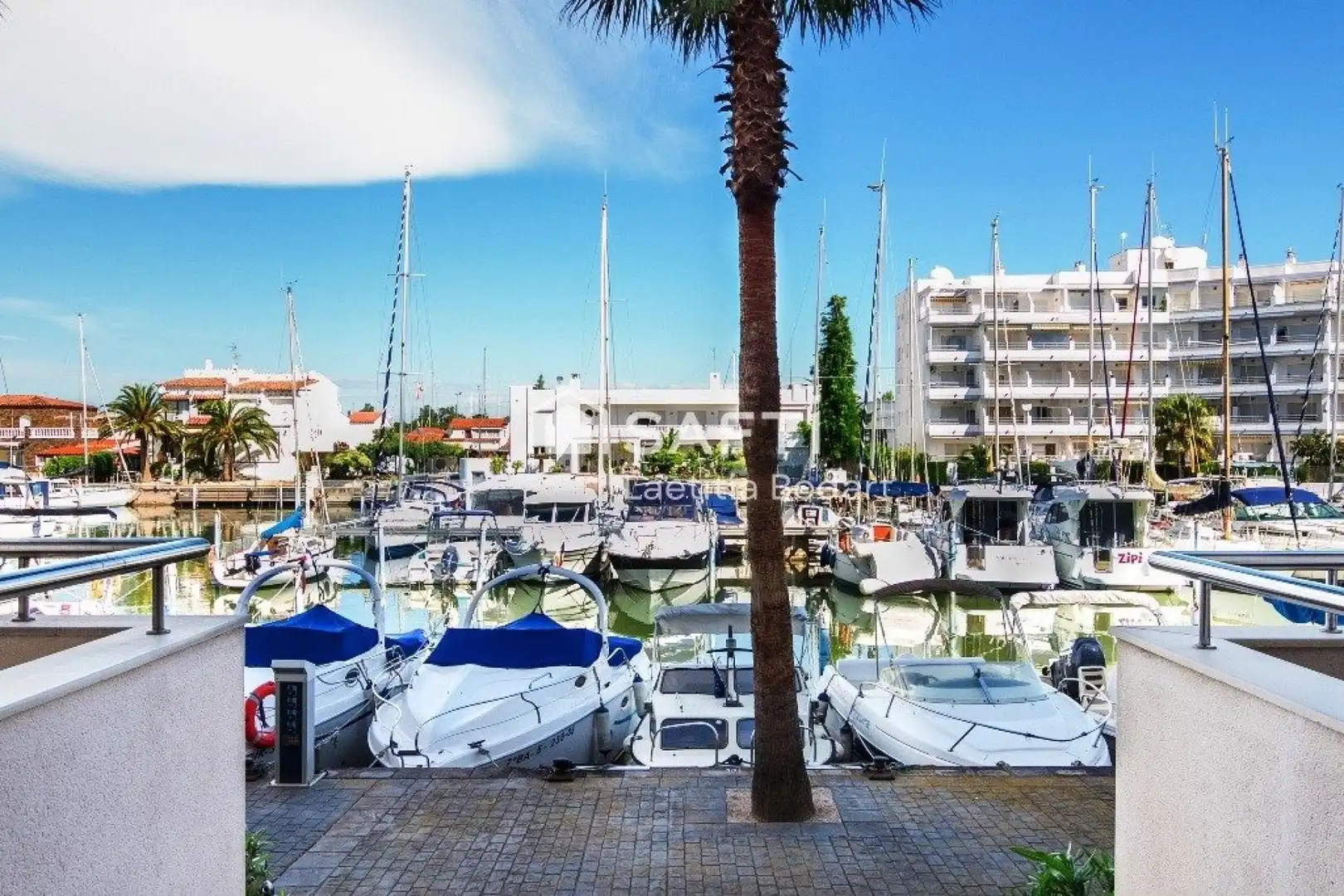 Vista exterior de Apartament en venda en Roses amb Aire condicionat, Calefacció i Terrassa