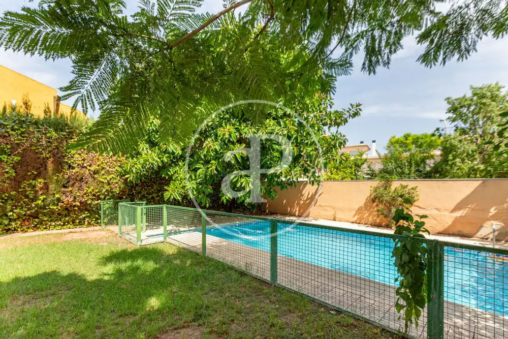 Piscina de Casa o xalet en venda en L'Eliana amb Aire condicionat, Calefacció i Jardí privat