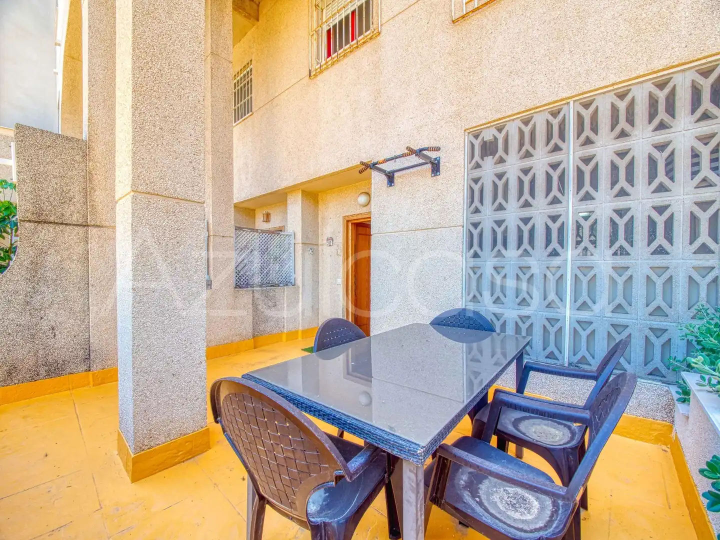 Terrasse von Maisonette zum Verkauf in El Campello mit Klimaanlage, Abstellraum und Gemeinschaftspool