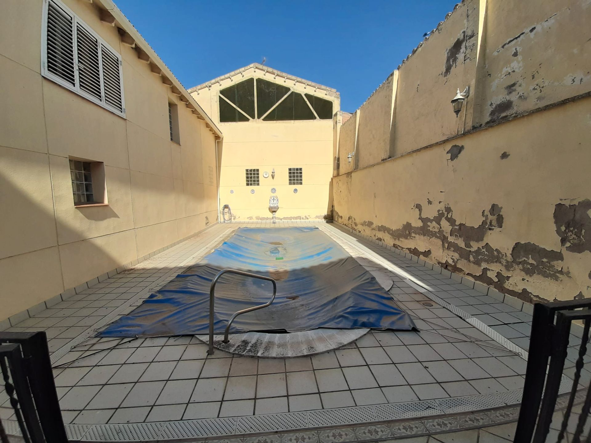 Swimming pool of Single-family semi-detached for sale in Linyola  with Air Conditioner, Heating and Private garden