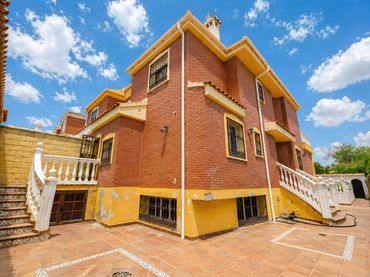 Casa pareada con balcón en venta en Avenida Solidaridad