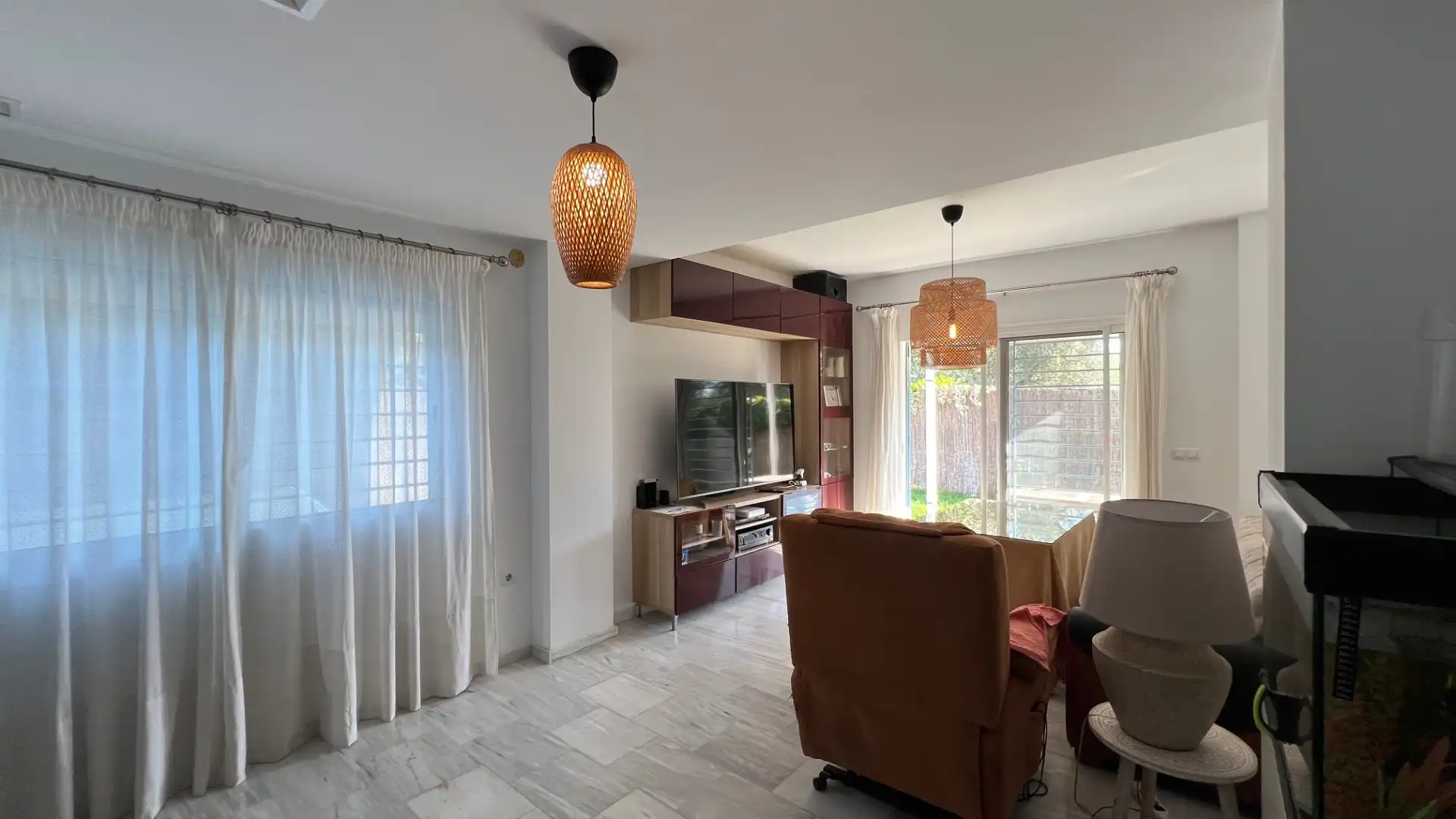Sala d'estar de Casa o xalet en venda en Espartinas amb Aire condicionat, Calefacció i Jardí privat