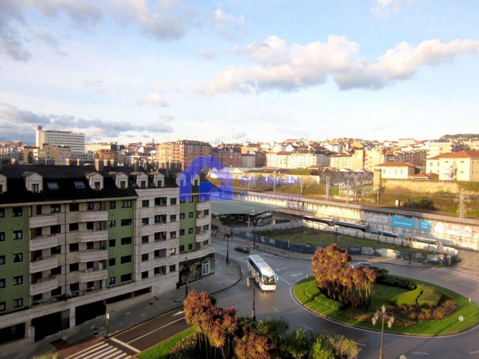 Vista exterior de Garatge de lloguer en Oviedo 