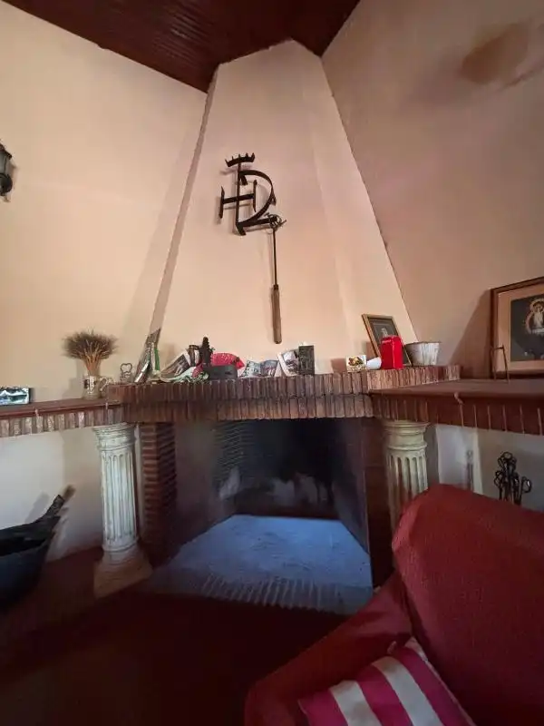 Sala d'estar de Finca rústica en venda en El Saucejo amb Aire condicionat, Calefacció i Moblat