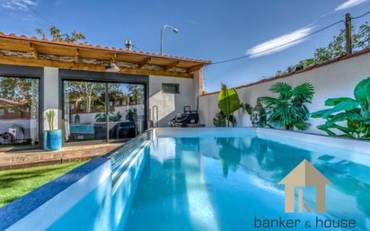 Swimming pool of Single-family semi-detached for sale in Cerdanyola del Vallès  with Air Conditioner, Heating and Private garden