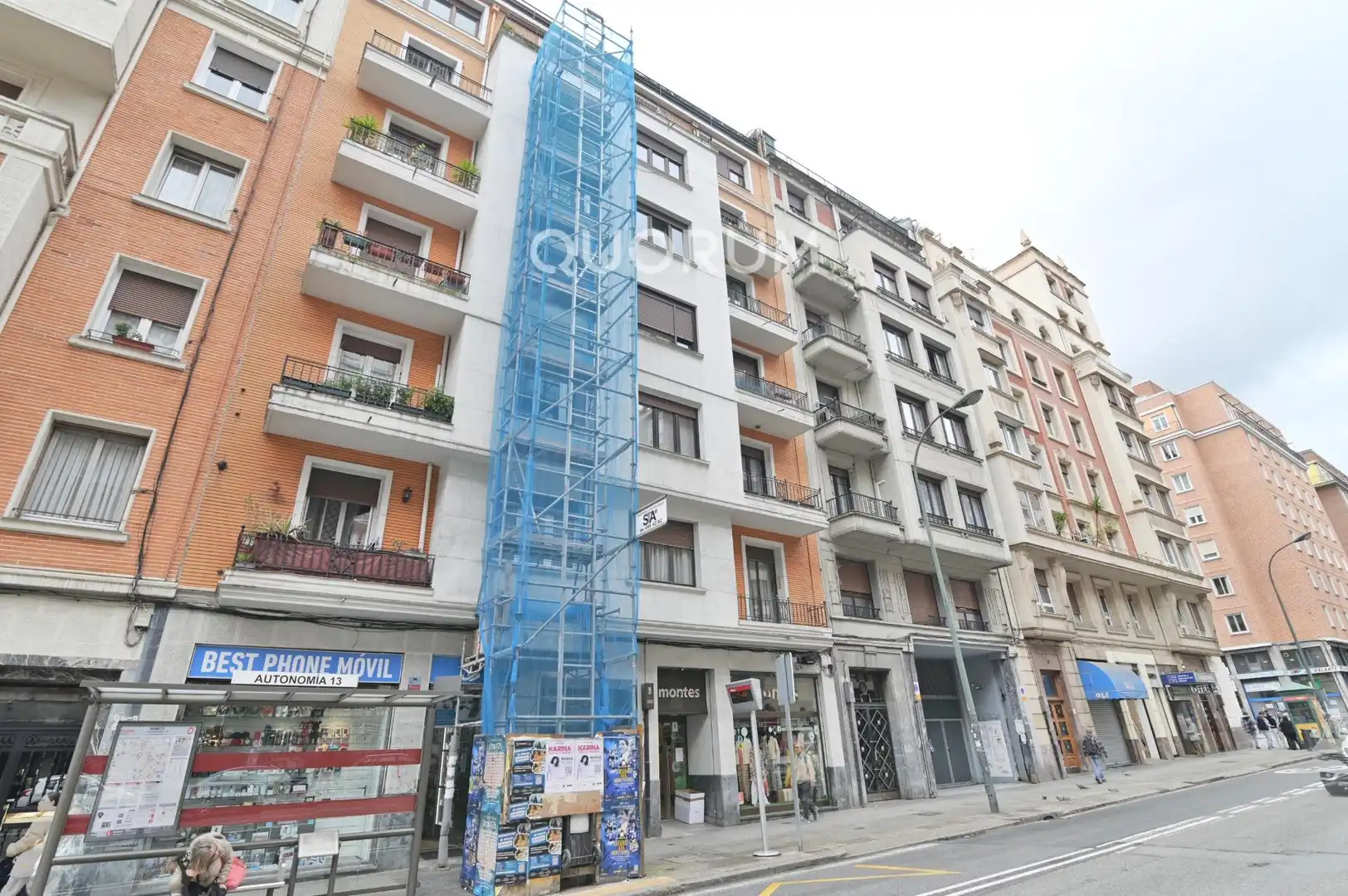 Außenansicht von Wohnung zum Verkauf in Bilbao  mit Heizung, Terrasse und Balkon