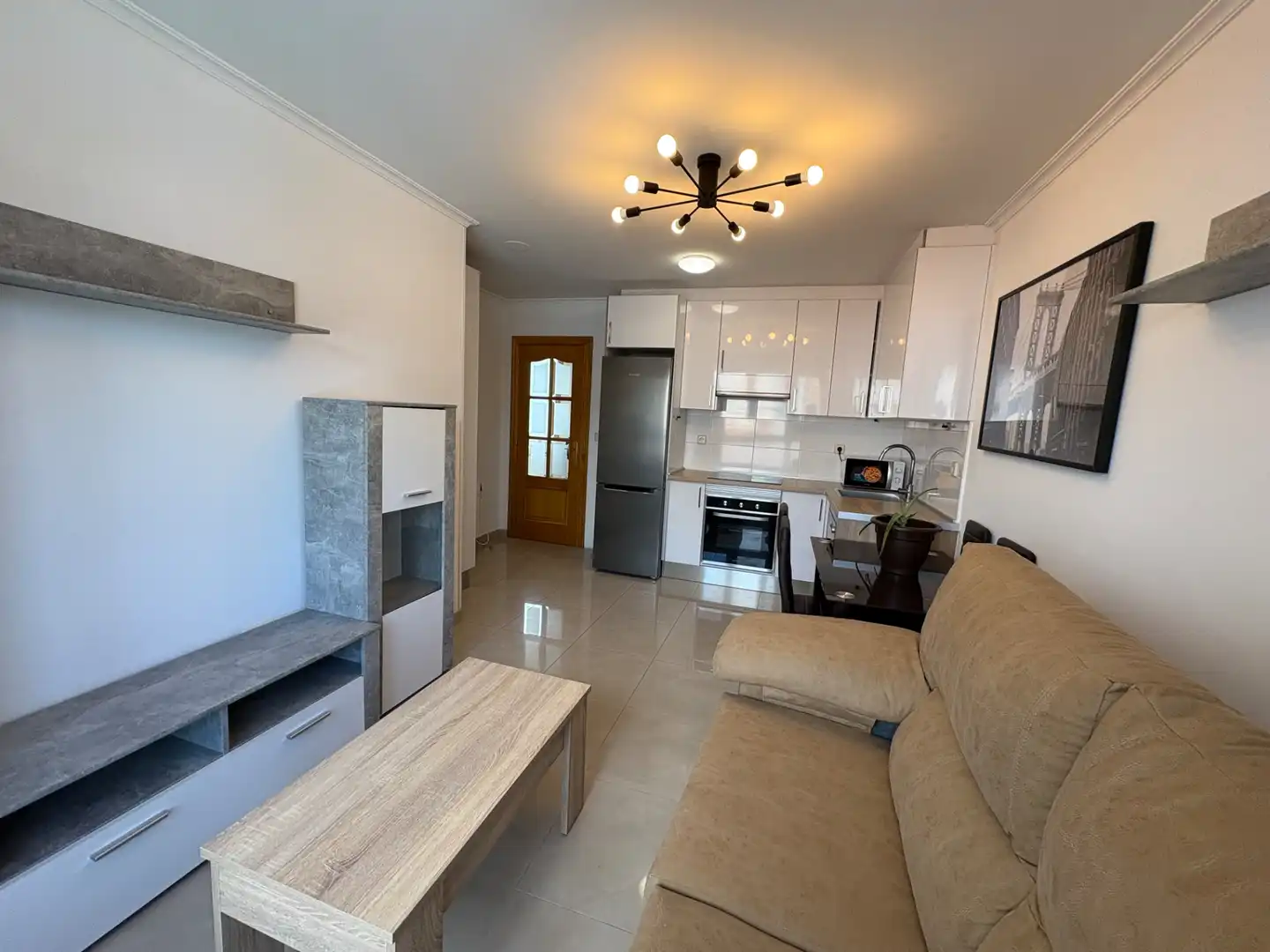 Wohnzimmer von Wohnung zur Miete in Ferrol mit Heizung, Abstellraum und Möbliert